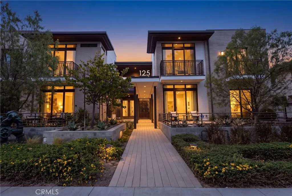 Condominium for sale at 125 Hurlbut Street 202, Pasadena, CA featuring 1 bed and 1 bath