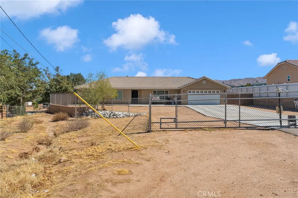 9357 Jacaranda Avenue, Hesperia, CA — listing photo 1