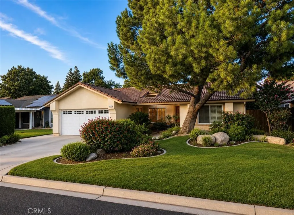 Residential Lease for rent at 6358 N Forestiere, Fresno, Fresno County, CA featuring 3 beds and 2 baths