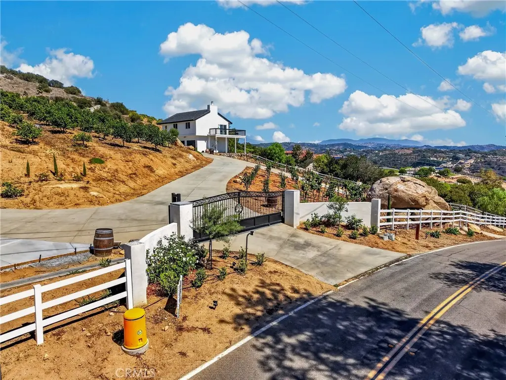 42450 El Calamar, Temecula, CA — listing photo 1