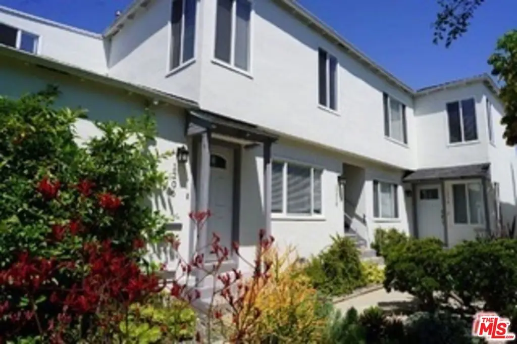 Condominium for rent at 1206 S Cochran Avenue 1/2, Los Angeles, CA featuring 2 beds and 2 baths