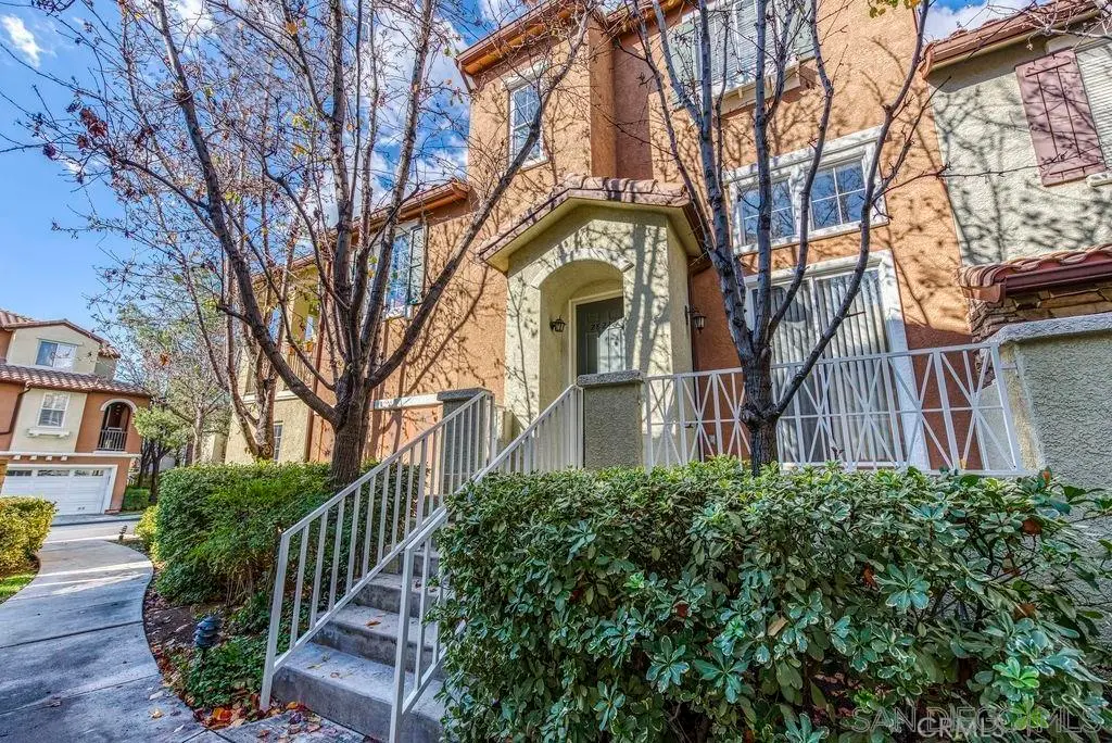 Townhouse for sale at 28246 Canterbury Ct, Santa Clarita, CA featuring 2 beds and 3 baths