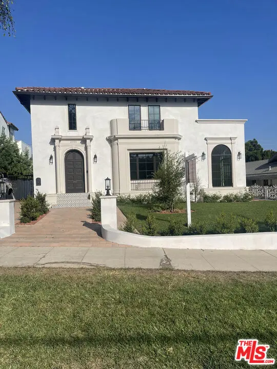 Single Family Residence for rent at 2300 N Commonwealth Avenue, Los Angeles, CA featuring 3 beds and 4 baths