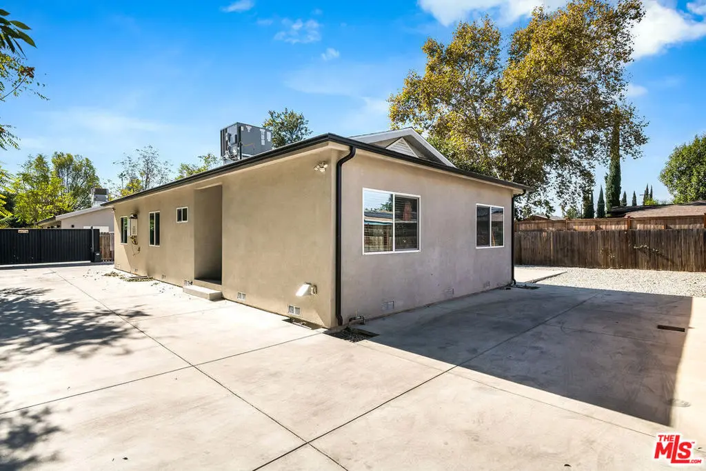 19218 Lanark, Reseda, CA — listing photo 1