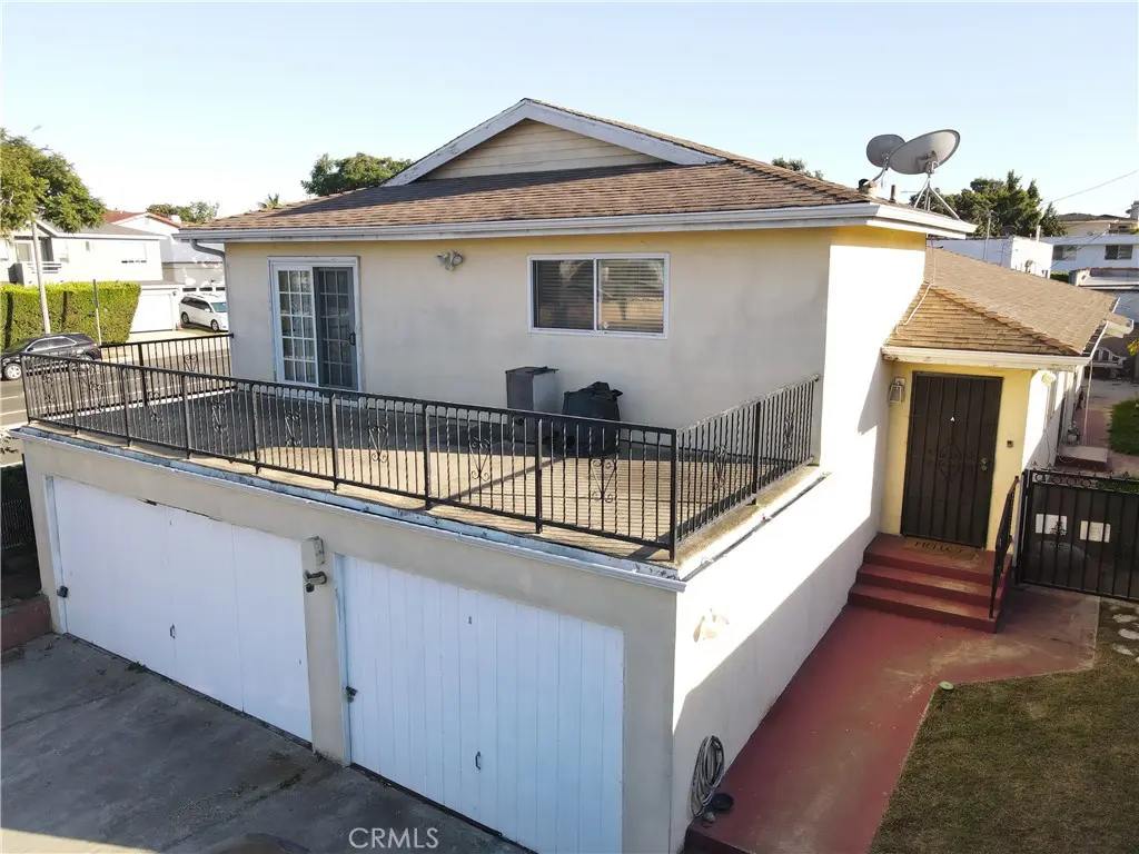 2706 Robinson Street, Redondo Beach, CA — listing photo 1