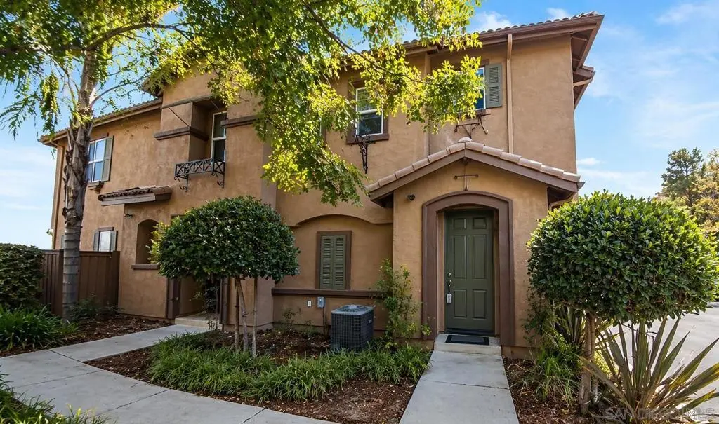425 S Meadowbrook Dr 124, San Diego, CA — listing photo 1