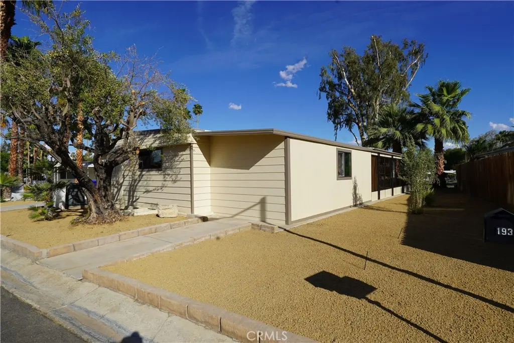 Manufactured In Park for sale at 193 Avenida Orontes, Cathedral City, CA featuring 3 beds and 2 baths