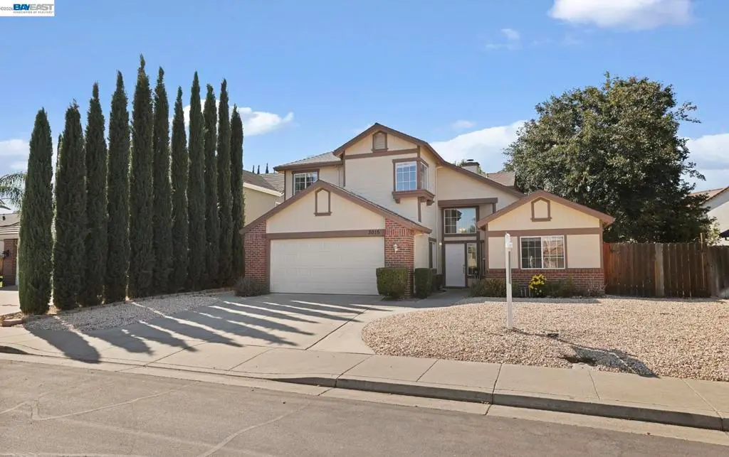 Single Family Residence for sale at 3015 Savanna Dr, Tracy, CA featuring 5 beds and 3 baths