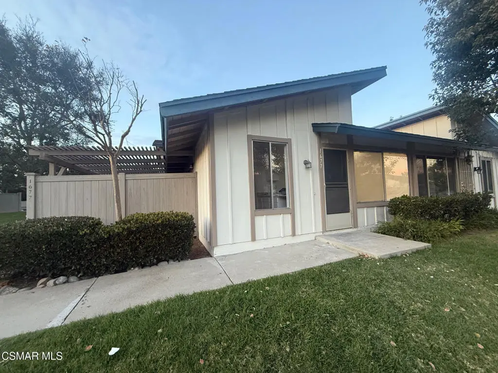 Condominium for rent at 1677 Orinda Court, Thousand Oaks, CA featuring 2 beds and 1 bath