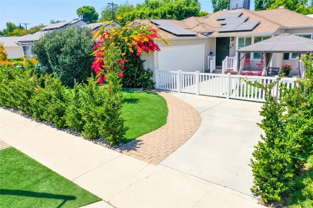 17415 Victory, Lake Balboa, CA — listing photo 1