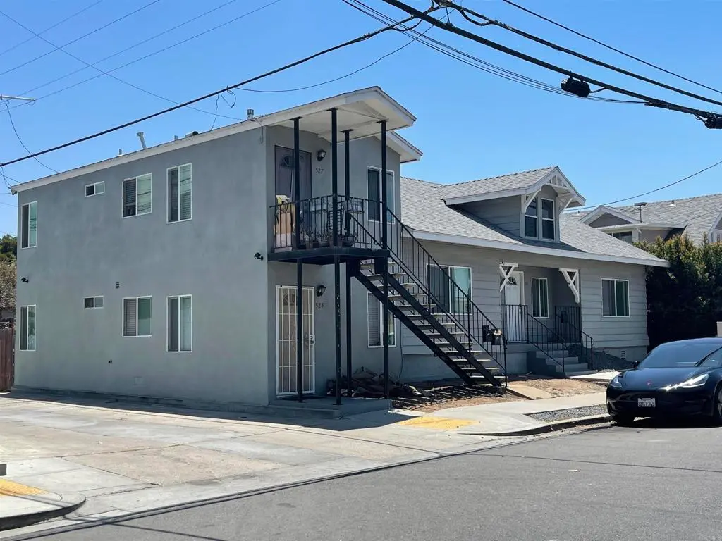 Residential Lease for rent at 527 Dewey Street, San Diego, CA featuring 1 bed and 1 bath