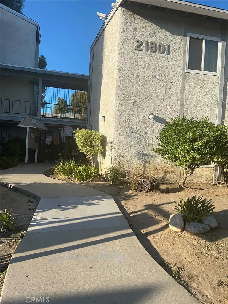 21801 Roscoe, Canoga Park, CA — listing photo 1