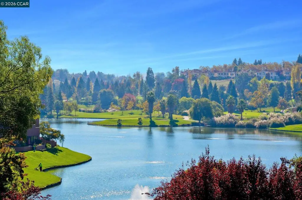 Condominium for sale at 5012 Lakeview Dr 201, San Ramon, CA featuring 3 beds and 2 baths