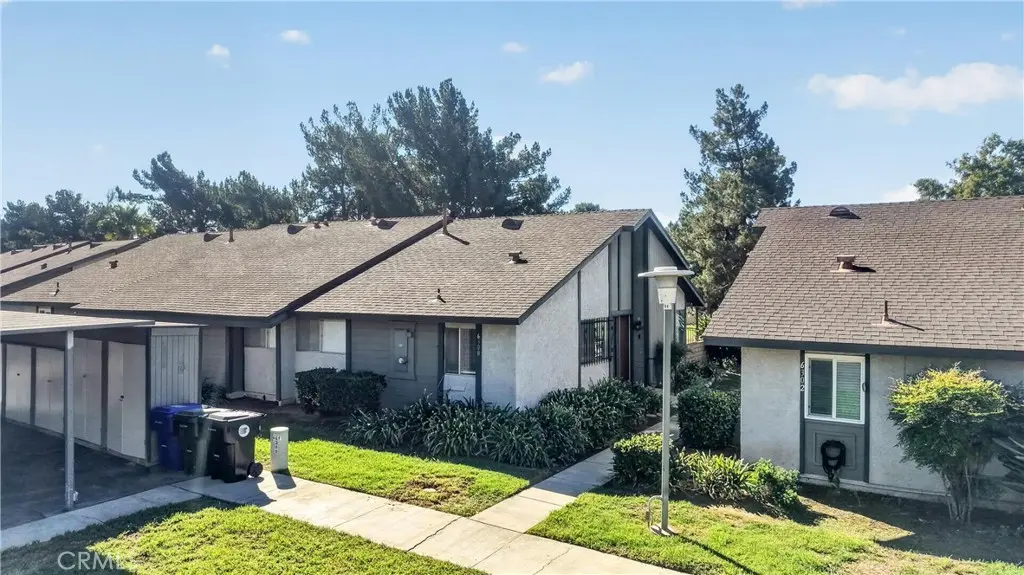 Residential Lease for rent at 6300 Avenue Juan Diaz, Riverside, Riverside County, CA featuring 3 beds and 2 baths