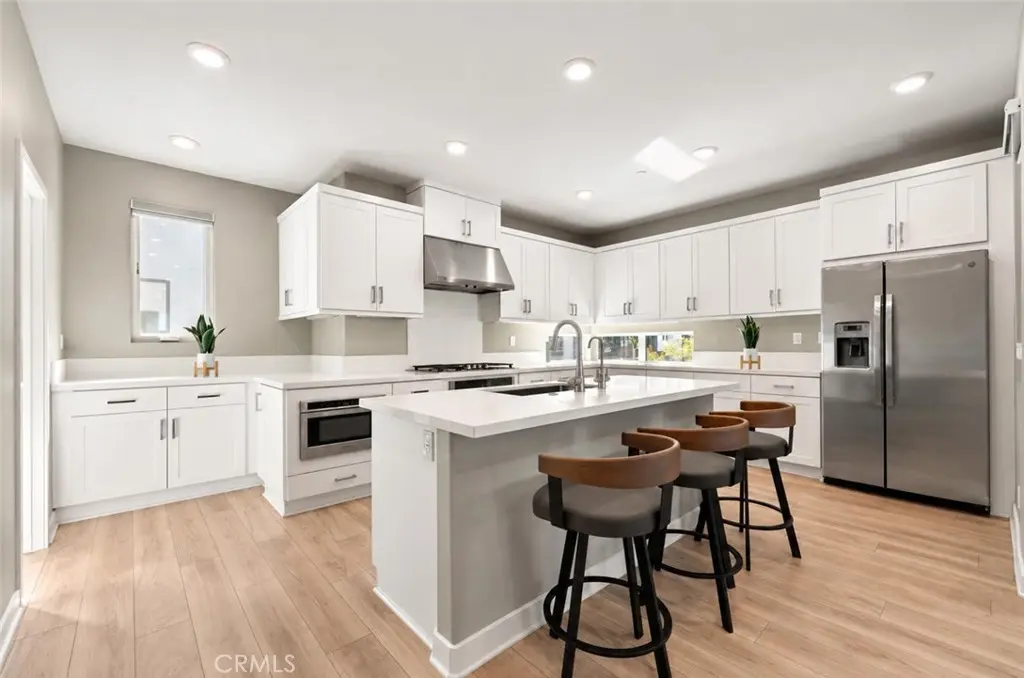 253 Waypoint, Tustin, CA — listing photo 1