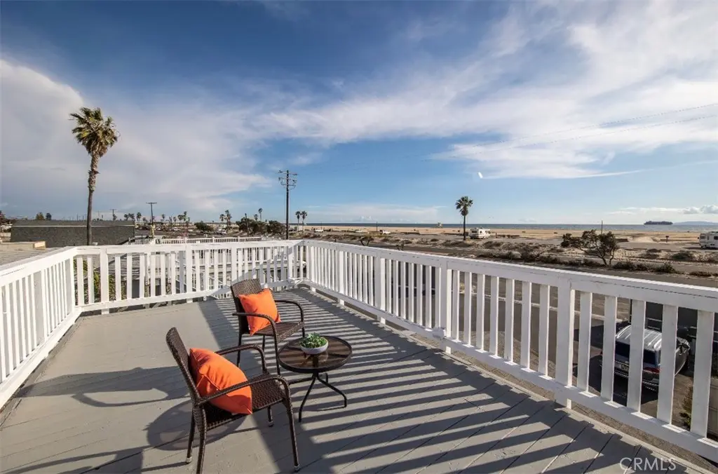 Manufactured In Park for sale at 21752 Pacific Coast Highway 3, Huntington Beach, CA featuring 3 beds and 2 baths