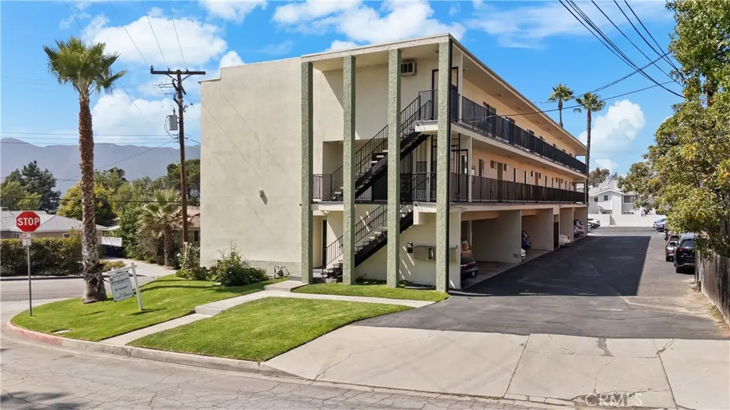 Apartment for sale at 4479 Rockland, La Canada Flintridge, CA