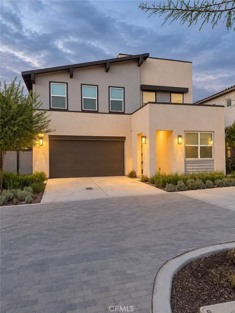 15946 Caterpillar, Fontana, CA — listing photo 1