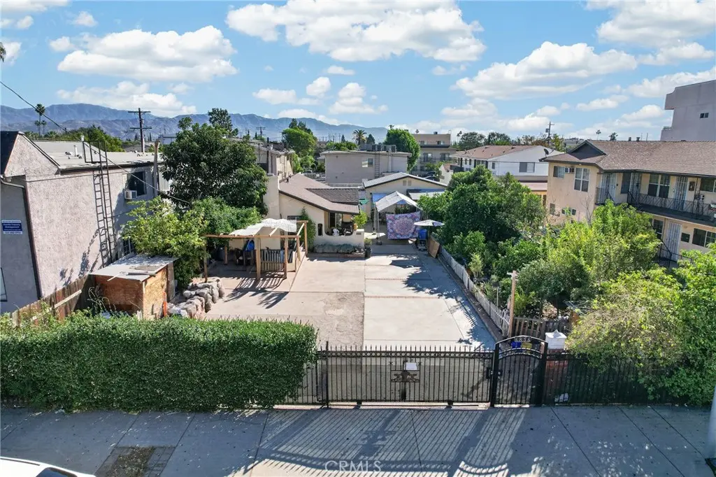 6856 Laurel Canyon Boulevard, North Hollywood, CA — listing photo 1