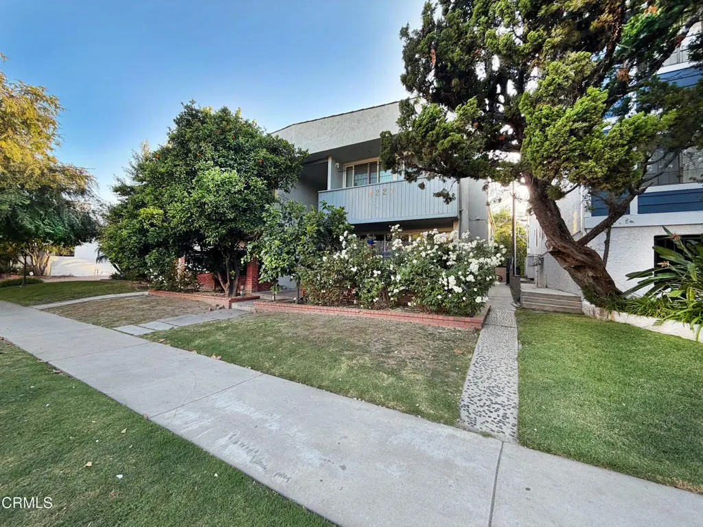 4227 Whitsett Avenue, Los Angeles, CA — listing photo 1