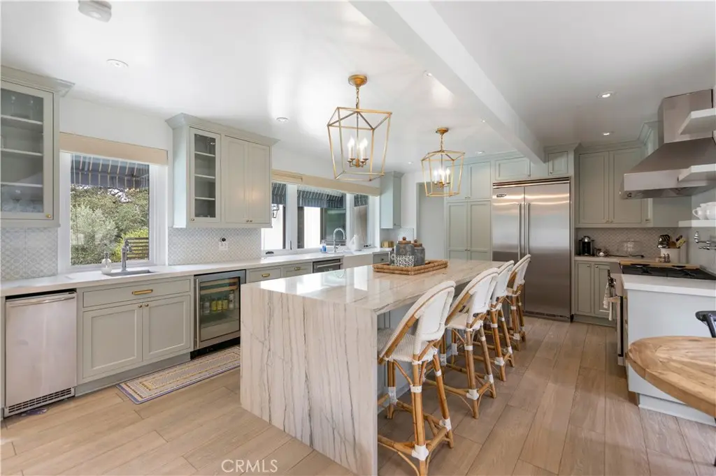 2445 Vista Laguna, Pasadena, CA — listing photo 1