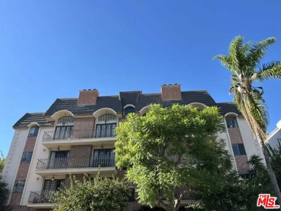 Condominium for rent at 11815 Dorothy Street 1, Los Angeles, CA featuring 3 beds and 3 baths