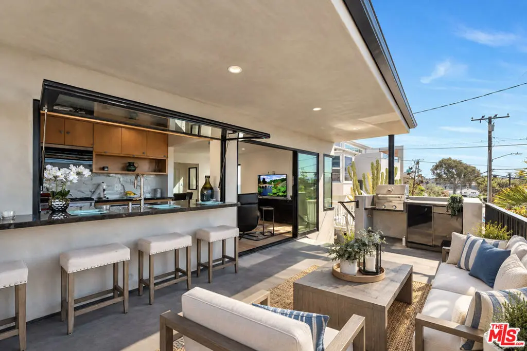 1536 Prospect Avenue, Hermosa Beach, CA — listing photo 1
