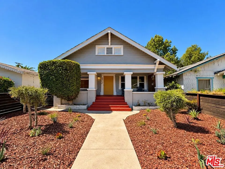 Single Family Residence for rent at 3871 S Hobart Boulevard, Los Angeles, CA featuring 3 beds and 1 bath