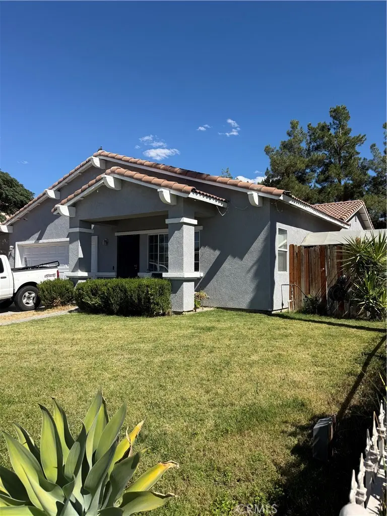 1300 Manassas, Hemet, CA — listing photo 1