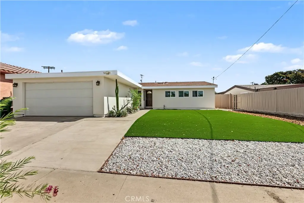 Single Family Residence for rent at 2589 Monette Drive, San Diego, CA featuring 3 beds and 2 baths