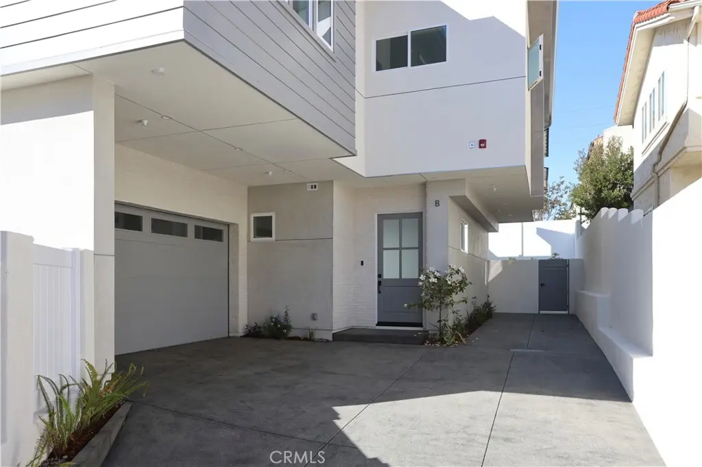 2019 Huntington Lane B, Redondo Beach, CA — listing photo 1