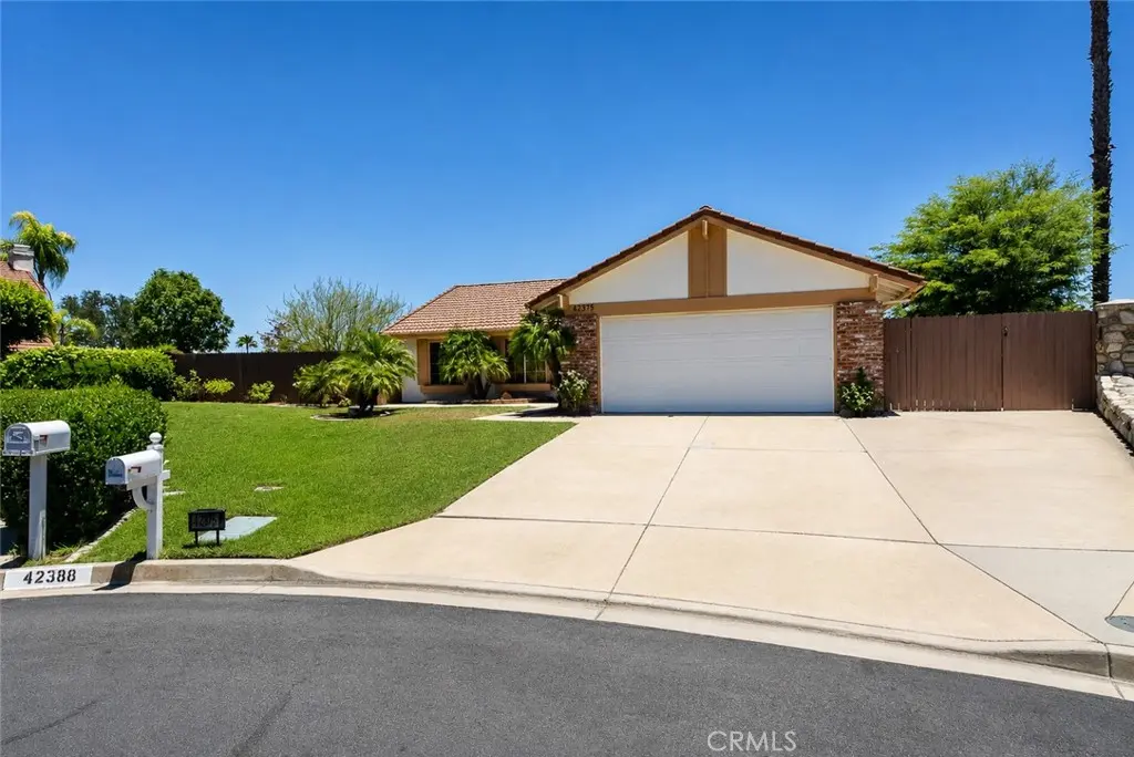 Residential Lease for rent at 42375 Carino, Temecula, Riverside County, CA featuring 3 beds and 2 baths