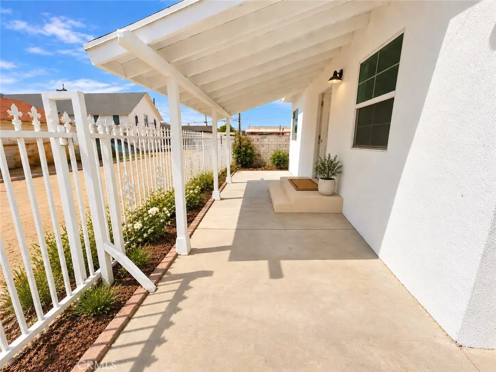 922 Center Street, Riverside, CA — listing photo 1