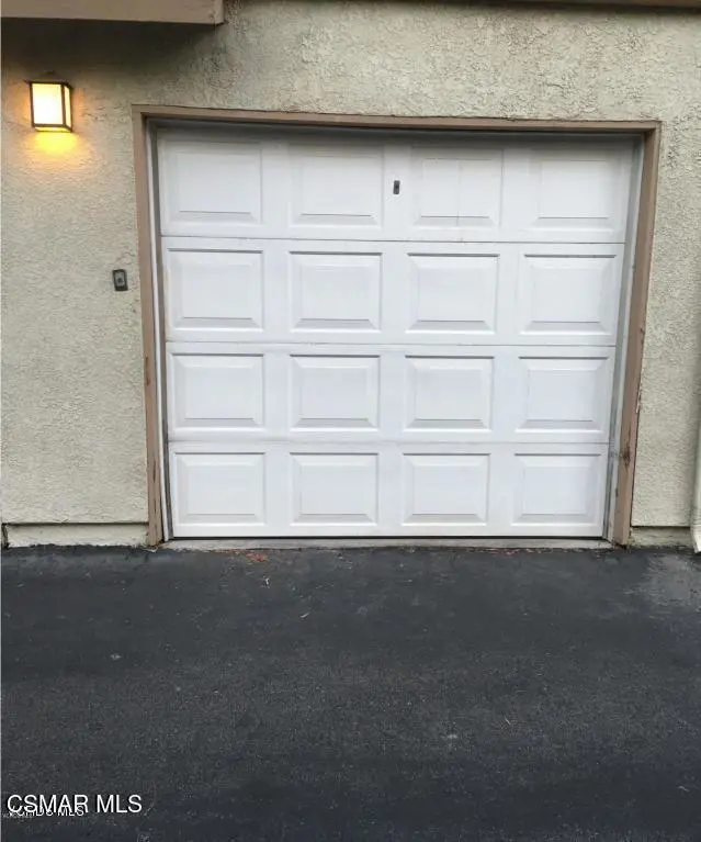 688 Indian Oak Lane 107, Oak Park, CA — listing photo 1