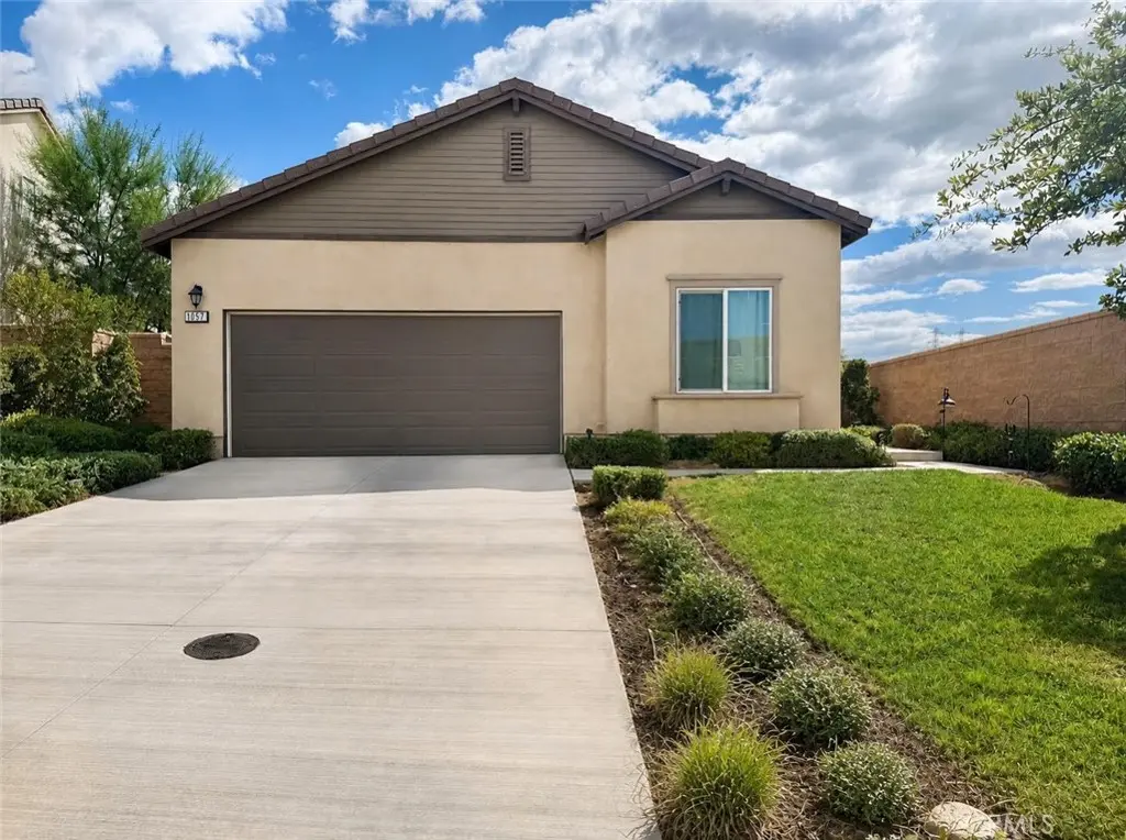Single Family Residence for sale at 1057 Egret, Calimesa, CA featuring 3 beds and 2 baths
