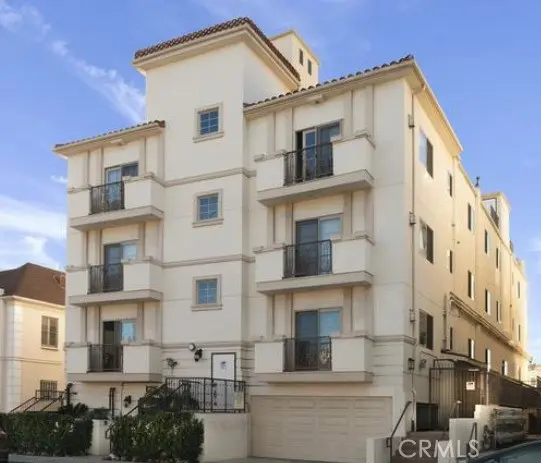 Condominium for rent at 125 S Sweetzer Avenue 203, Los Angeles, CA featuring 3 beds and 3 baths