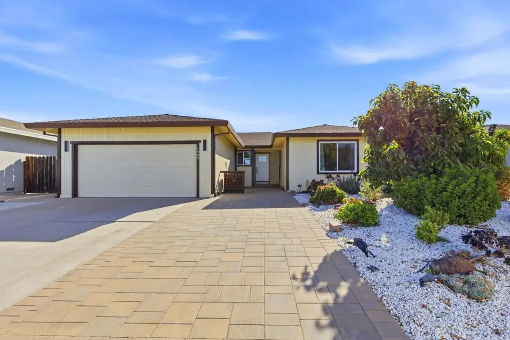 Single Family Residence for sale at 1987 Calistoga Drive, Hollister, CA featuring 3 beds and 2 baths