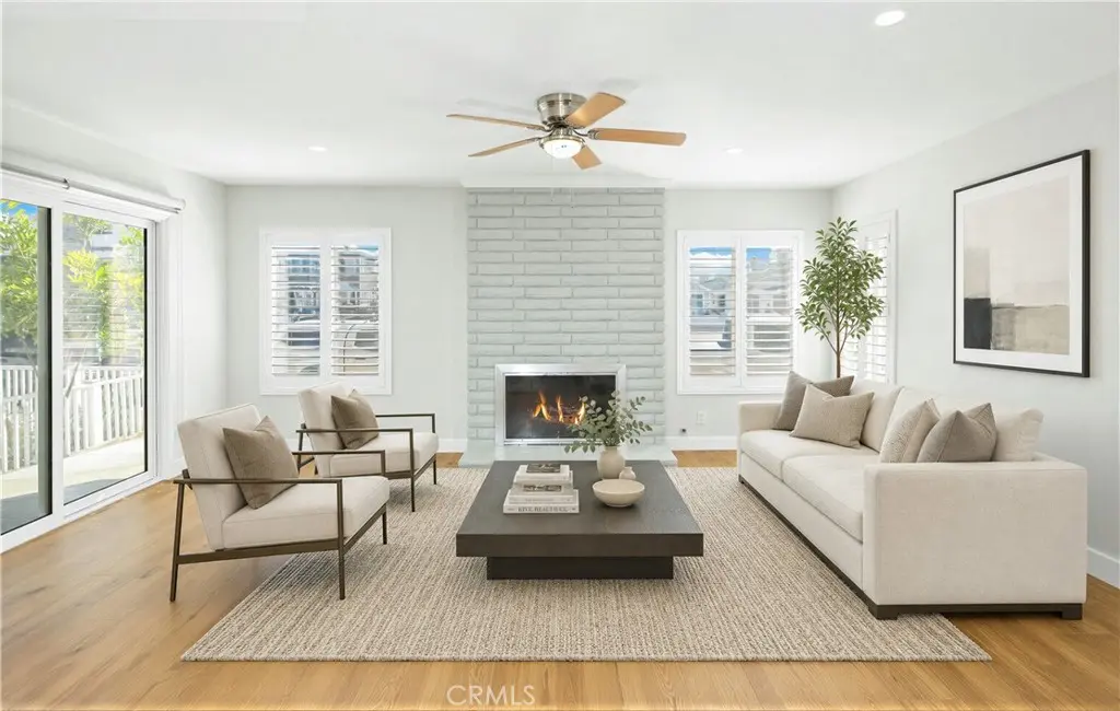810 W BALBOA Boulevard A, Newport Beach, CA — listing photo 1