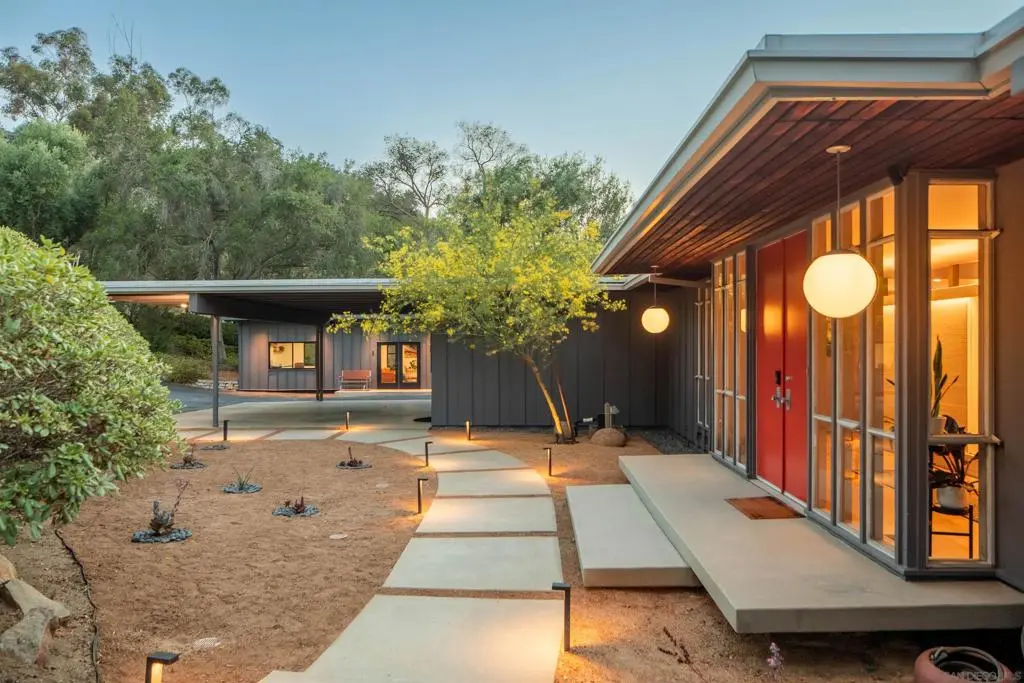10010 Shadow Rd, La Mesa, CA — listing photo 1