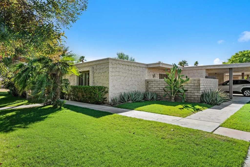 Condominium for rent at 82243 Waring Way, Indio, CA featuring 3 beds and 3 baths