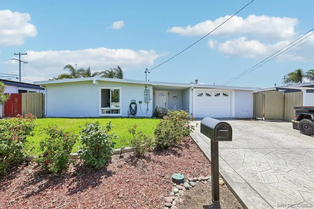 857 Holly Ave, Imperial Beach, CA — listing photo 1
