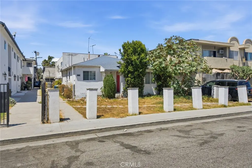 1939 Chariton, Los Angeles, CA — listing photo 1