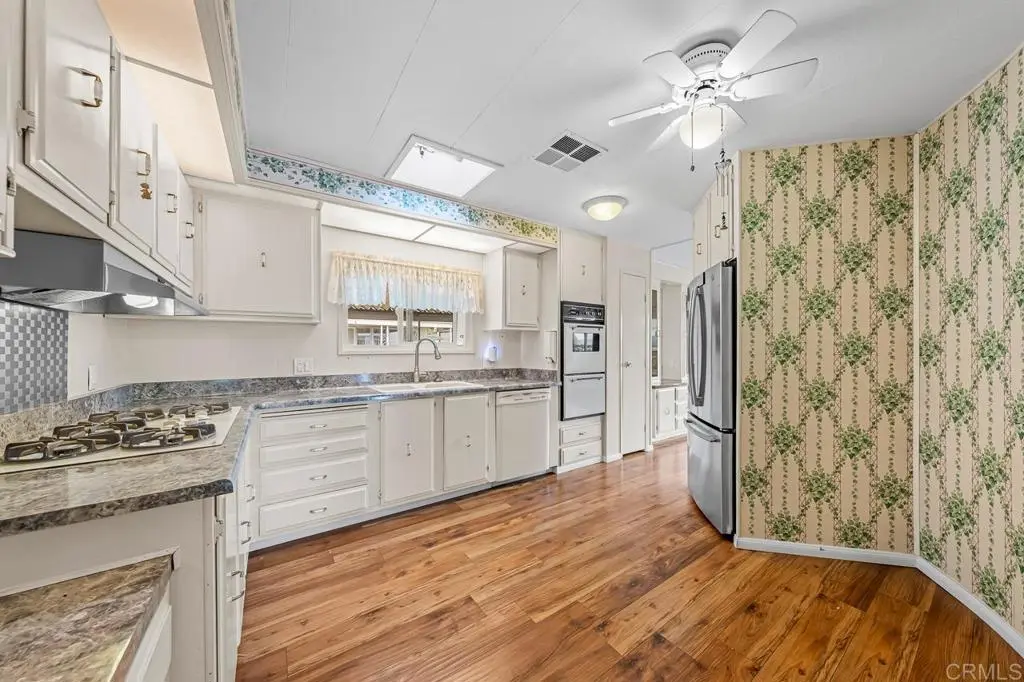 275 S Worthington Street 5, Spring Valley, CA — listing photo 1