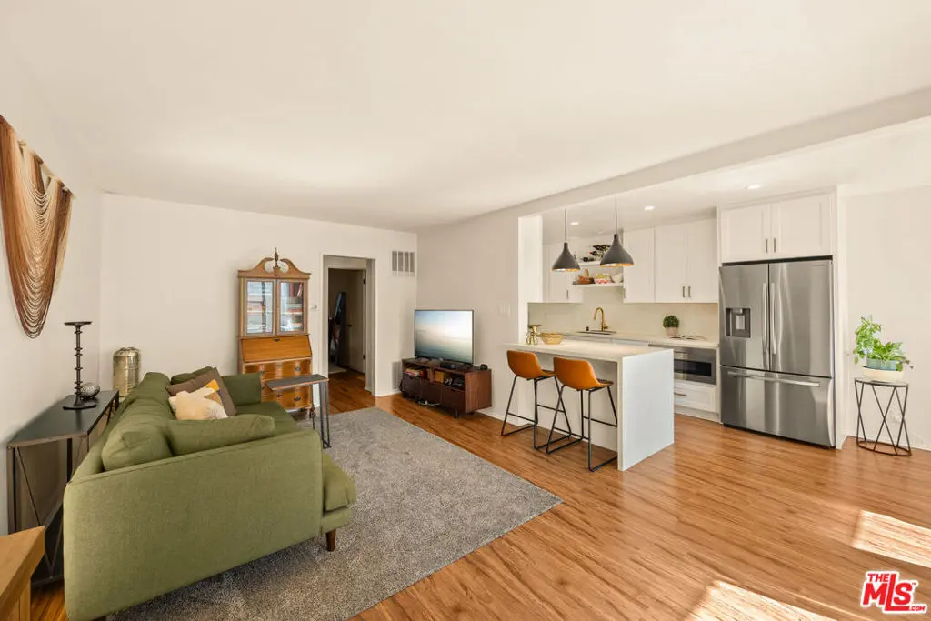 2621 Centinela Avenue 17, Santa Monica, CA — listing photo 1