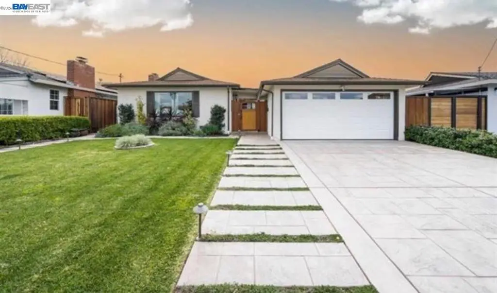 Residential Lease for rent at 1338 Thais Ln, Hayward, Alameda County, CA featuring 3 beds and 2 baths