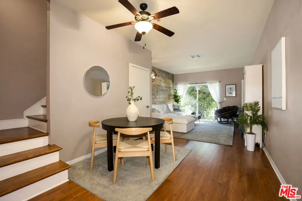 6525 Woodman Avenue 2, Valley Glen, CA — listing photo 1