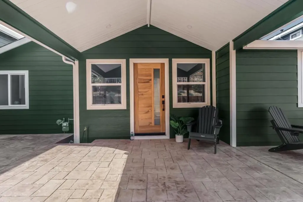 580 Paloma Avenue, Pacifica, CA — listing photo 1