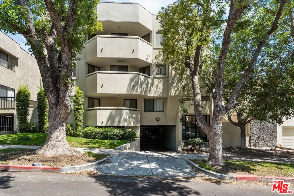 554 E San Jose Avenue 203, Burbank, CA — listing photo 1