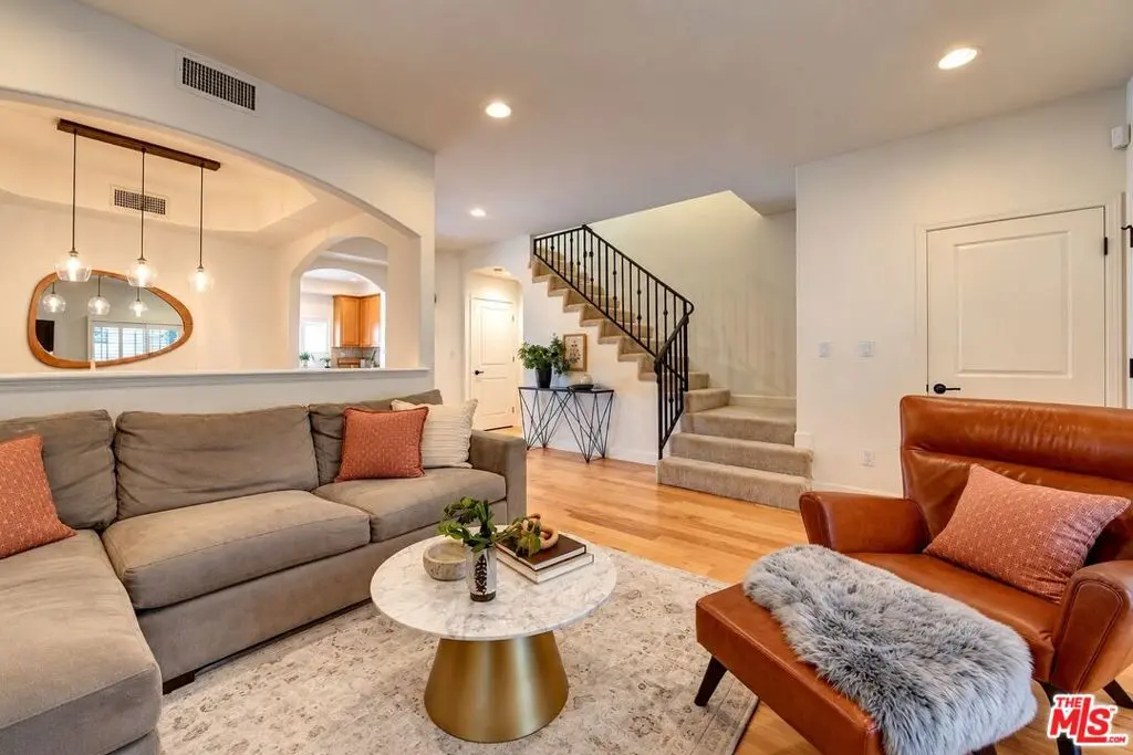 14544 Margate Street 4, Sherman Oaks, CA — listing photo 1
