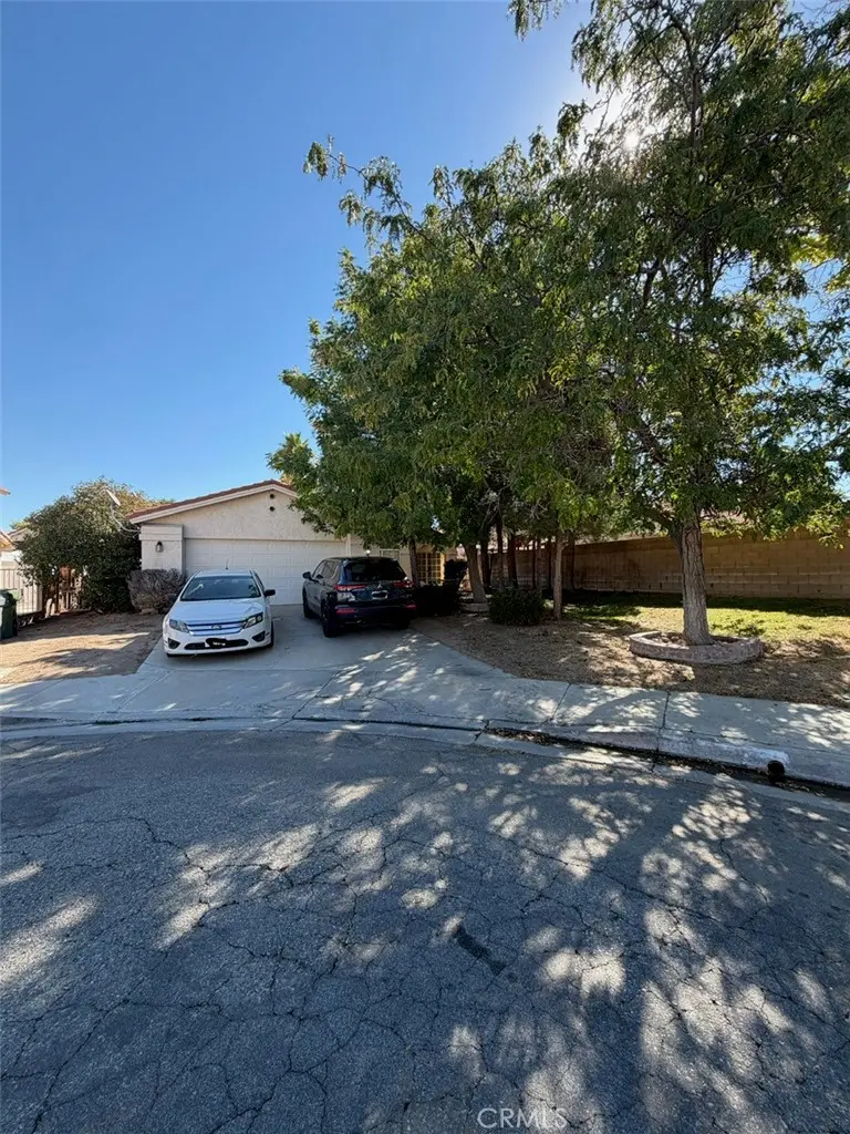 44114 Radcliff Court, Lancaster, CA — listing photo 1